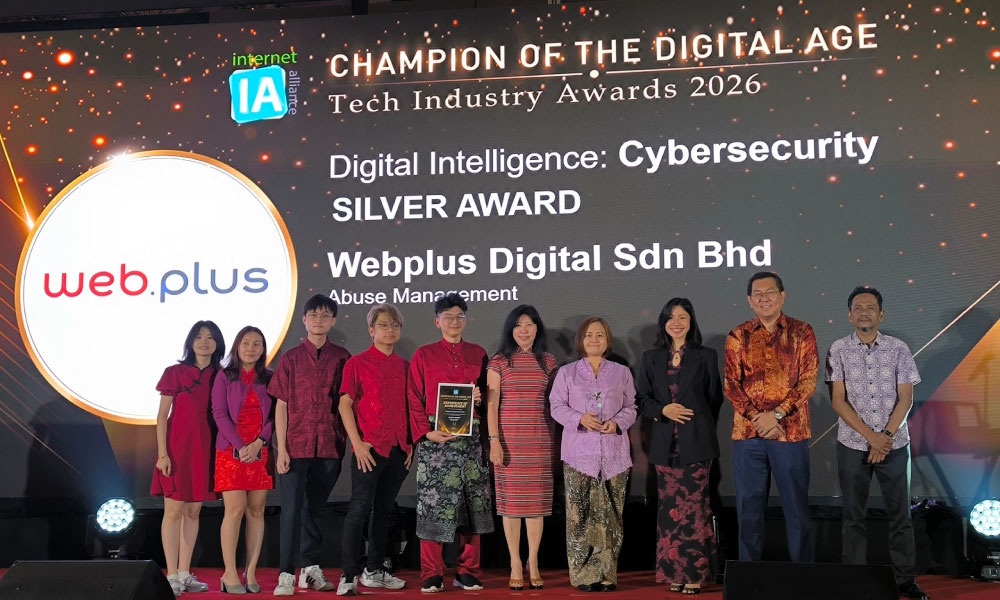 Award-ceremony-webplus-silver